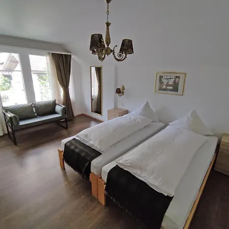 ホテル Restaurant Jungfrau ラウターブルンネン