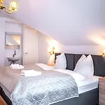 Restaurant Jungfrau מלון 3*
