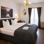 Restaurant Jungfrau 3* לוטרברונן
